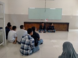 Rapat Evaluasi OSIS 2024/2025